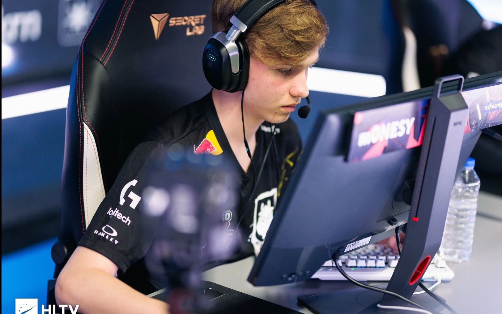 力并重的中 力并重的中