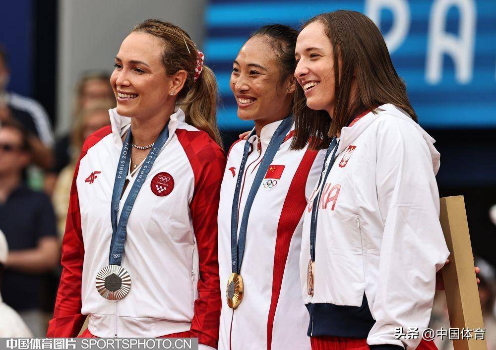 仅是荣誉的 仅是荣誉的