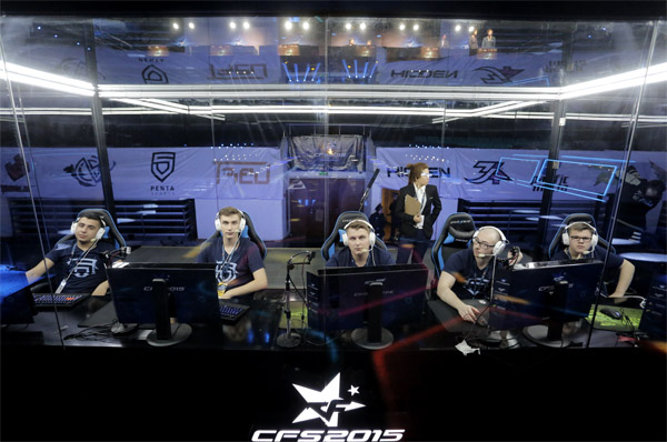 击与高空球 击与高空球