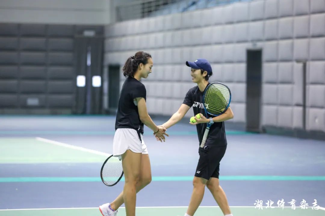 后者更像制 后者更像制